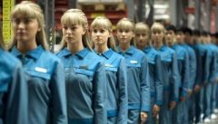 其自从进修新姿态和仿照人的想象力